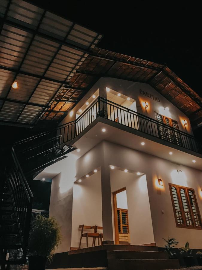 Partho Home Stay Padinjarathara Ngoại thất bức ảnh