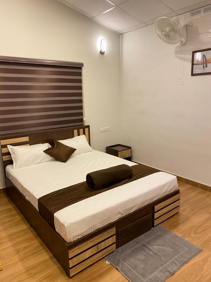 Partho Home Stay Padinjarathara Ngoại thất bức ảnh
