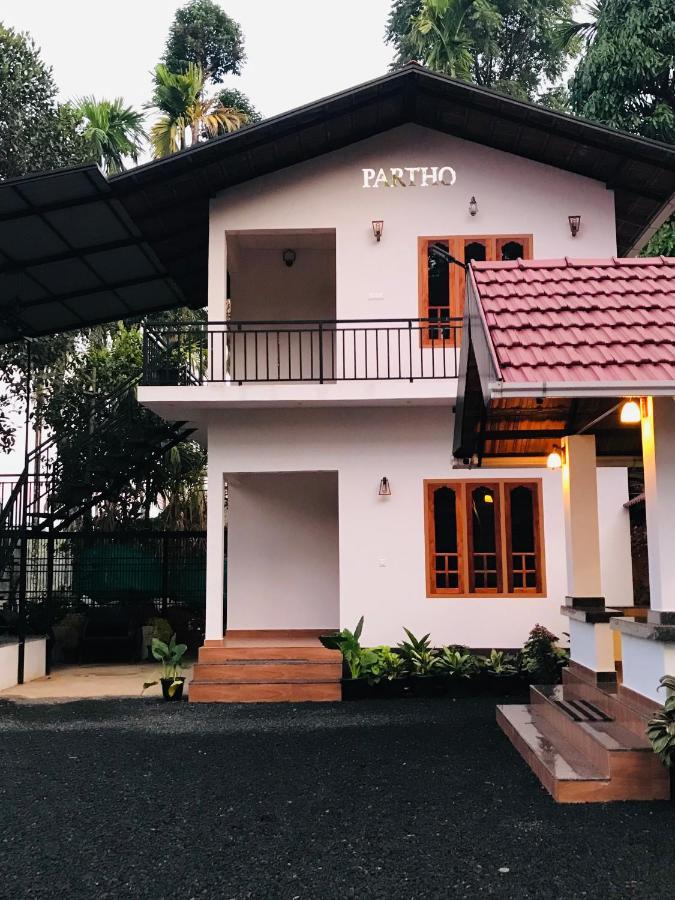 Partho Home Stay Padinjarathara Ngoại thất bức ảnh