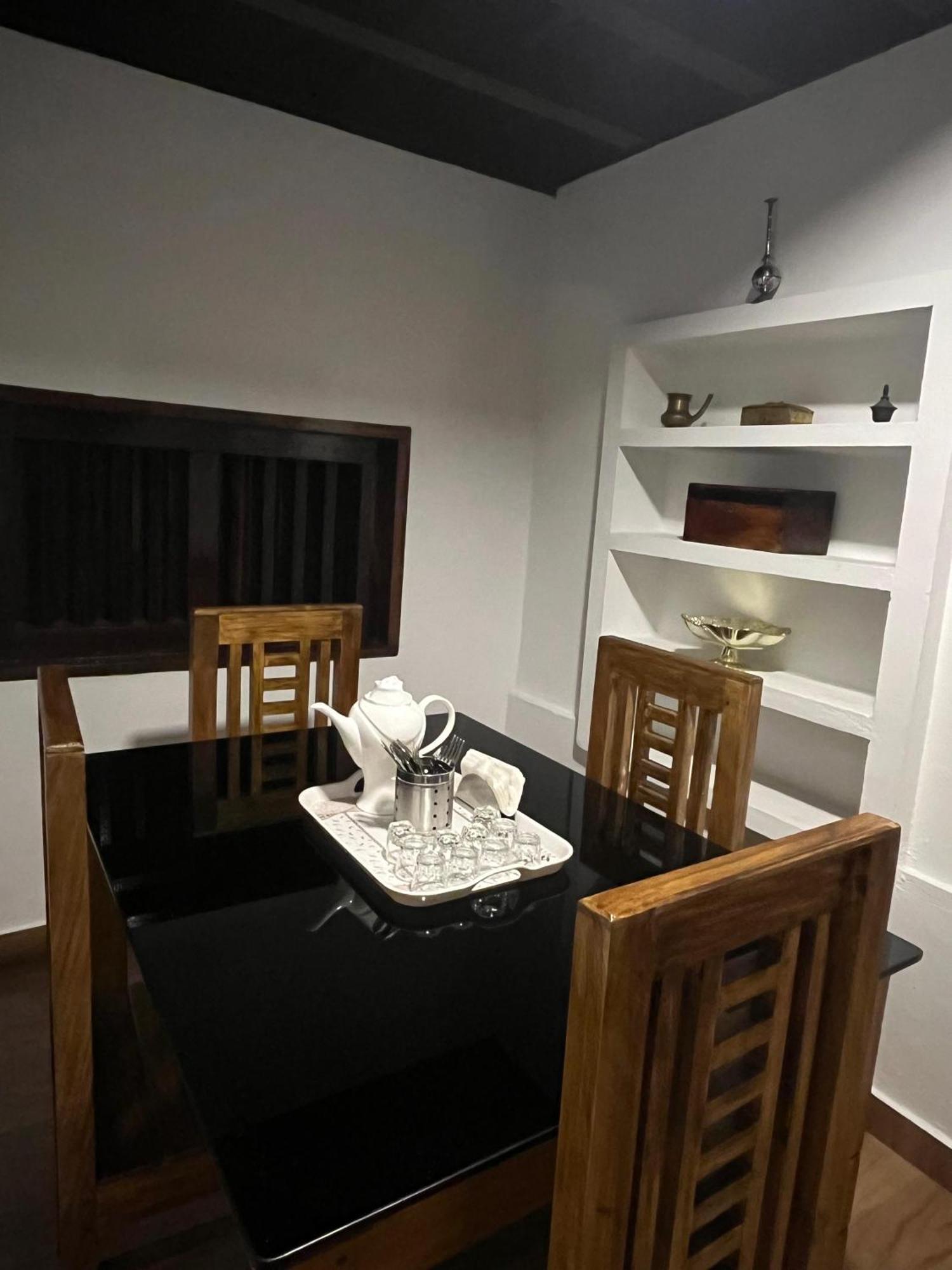 Partho Home Stay Padinjarathara Ngoại thất bức ảnh